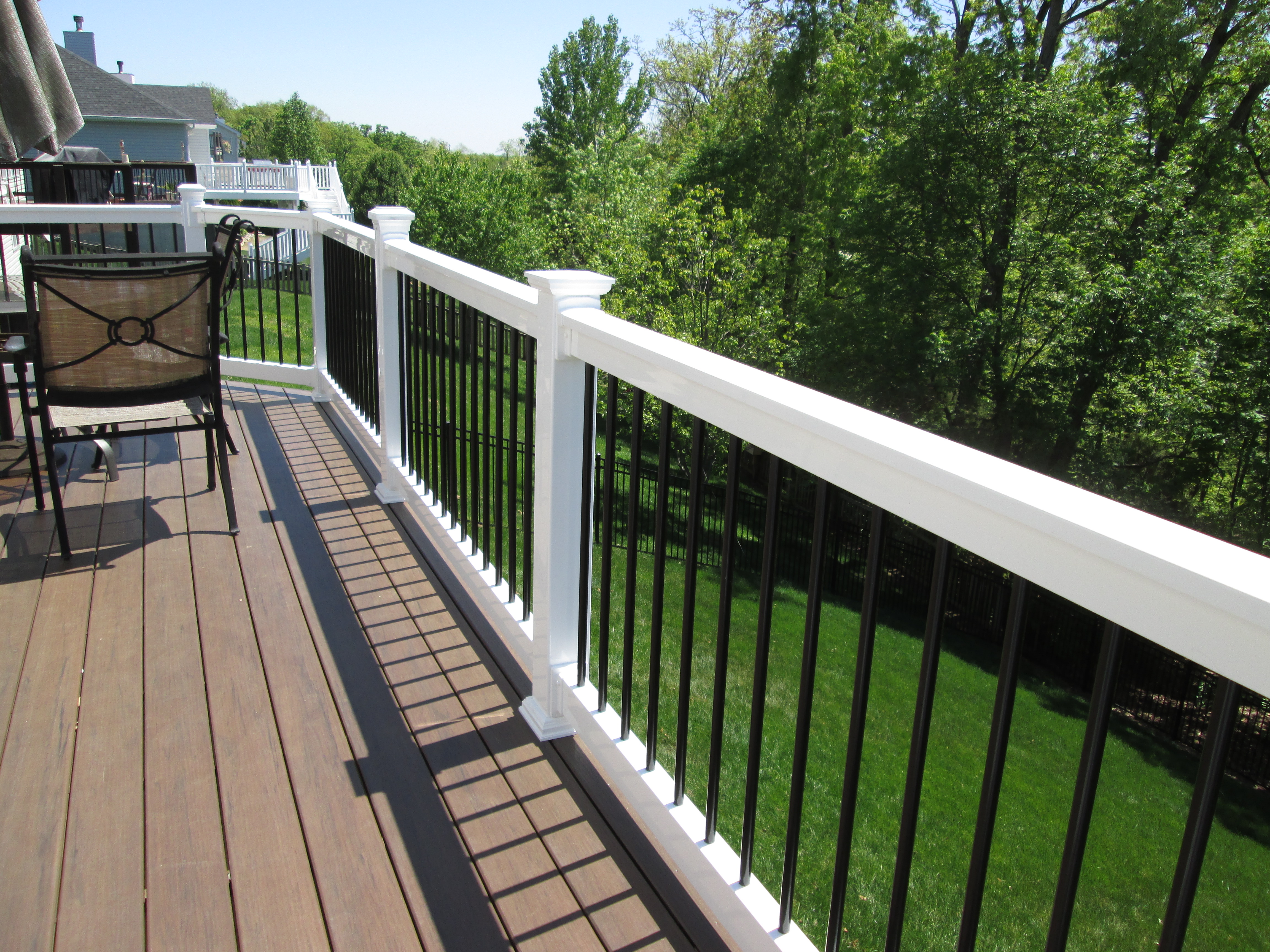St. Louis Decks: How To Hire A Deck Building Contractor | St. Louis decks, screened porches ...